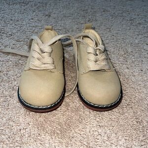 Lace up Oxfords buck suede size 6C